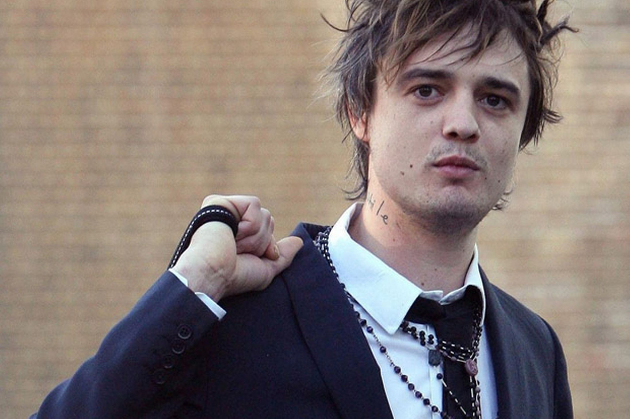 Pete Doherty Said to Be Doing Well in a Thai Rehab Addiction Helpline